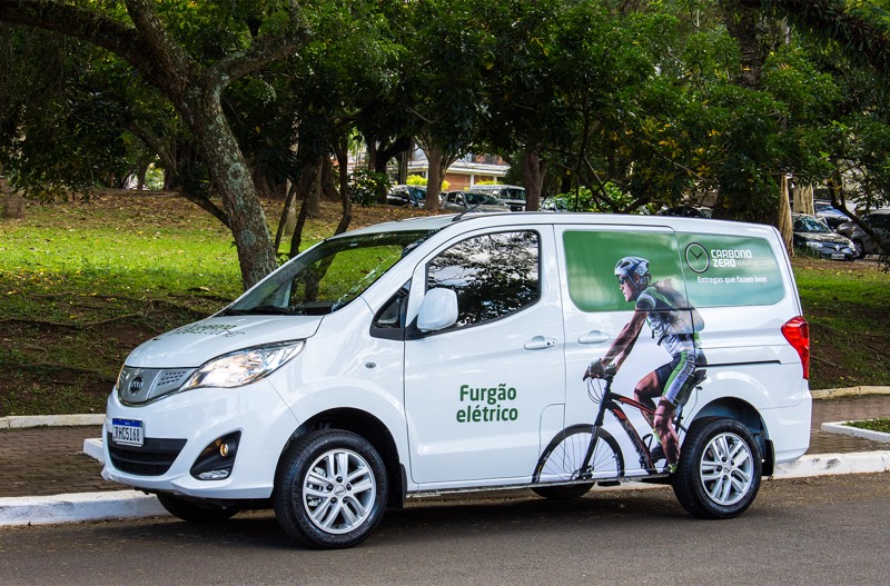 Furg&atilde;o el&eacute;trico da Carbono Zero